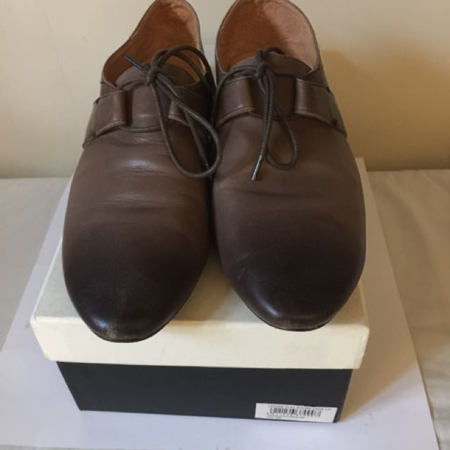 women's shoe size 39