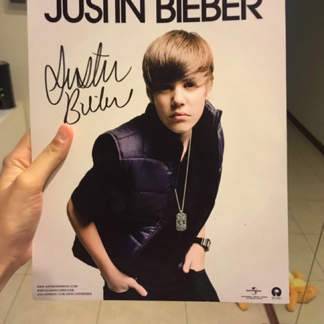 Justin Bieber Autographed Poster (Authentic), Hobbies & Toys, Music