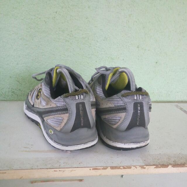Kasut discount hiking skechers