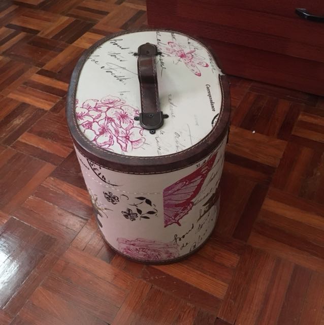 Multipurpose Box (Category: Storage Boxes & Baskets) located in Kuala Lumpur. Submitted by awinj (Listing ID 139437255, Image 3). Description: Beautiful container to keep your scarfs or others.