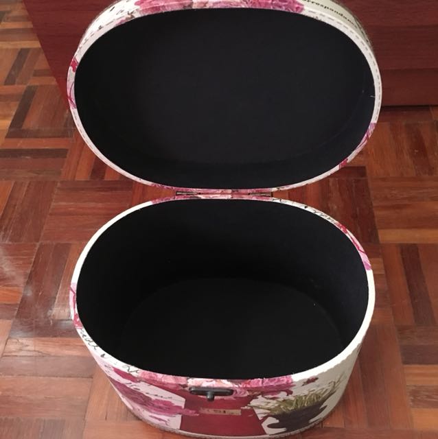 Multipurpose Box (Category: Storage Boxes & Baskets) located in Kuala Lumpur. Submitted by awinj (Listing ID 139437255, Image 2). Description: Beautiful container to keep your scarfs or others.