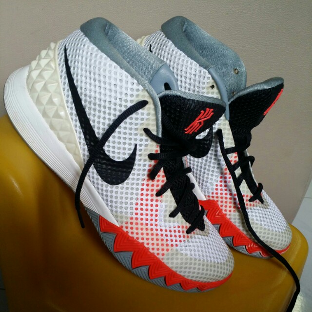 kyrie 1 home