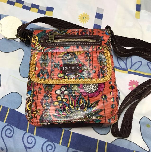 sakroots sling bag