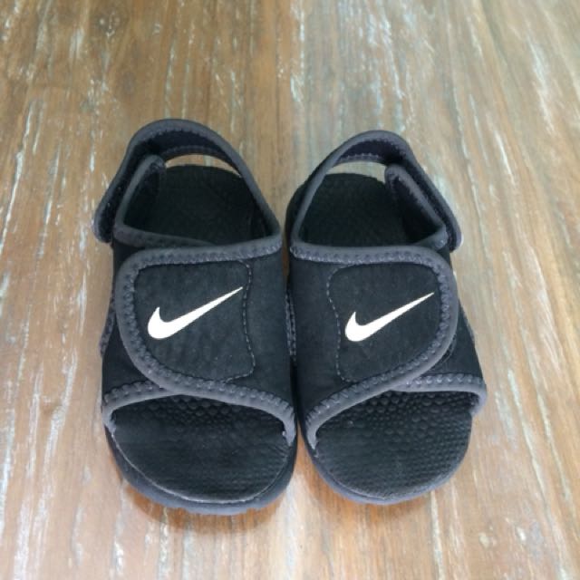 sepatu sandal nike anak