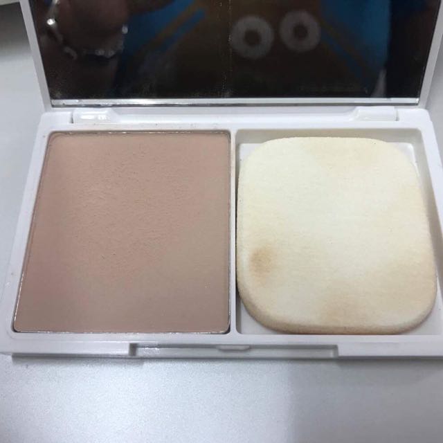 VMV Hypoallergenics powder foundation with spf 25 (Category: Face Care) located in Taguig. Submitted by blink108 (Listing ID 139508026, Image 2). Description: VMV Hypoallergenics Illuminants brilliant finish 25 powder foundation USED ONLY ONCE RFS: not my shade Bought this for Php 2,295.