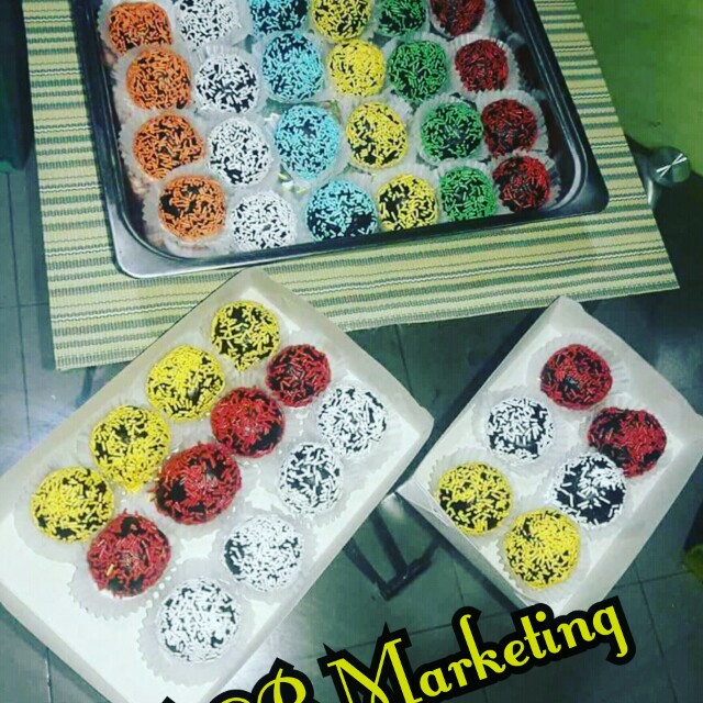 Choco Graham Balls (Category: Packaged & Instant Food) located in Caloocan City. Submitted by wanderoot (Listing ID 139663062, Image 2). Description: Sweetness Overload for this Graham Balls 😉 Perfect gift for your loved ones 🤗 6pcs - 100.00 12pcs - 180.00.