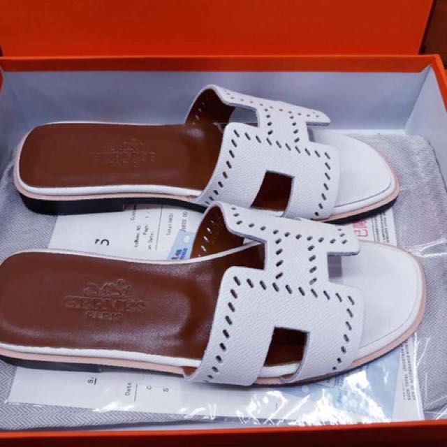 Hermes Oran Slippers (Category: Luxury Apparel) located in Manila. Submitted by mylittlewardrobe88 (Listing ID 139670400, Image 2). Description: Authentic high end Hermes Oran Slippers 10 colors available Sizes: 35-40 .