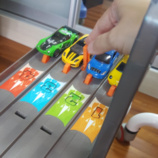 hot wheels foldable track