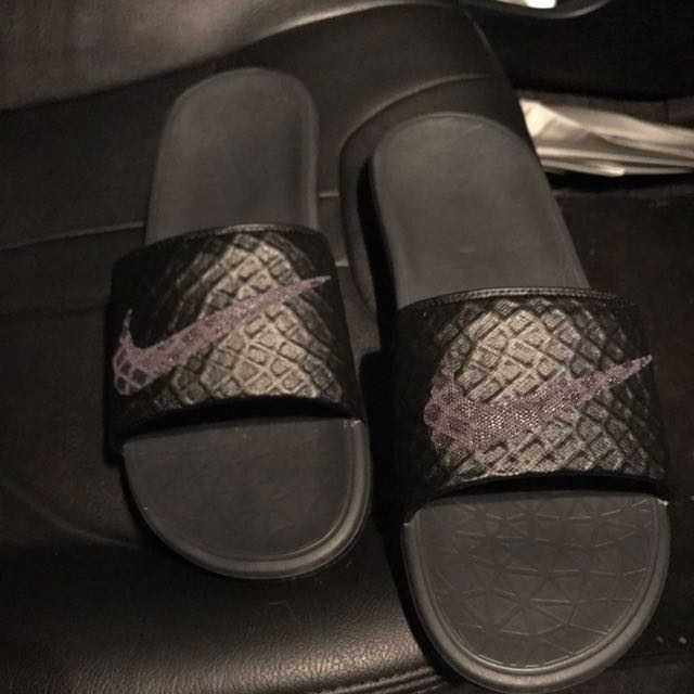 Nike Benassi Solarsoft slide 2. Used only to try on. One size too