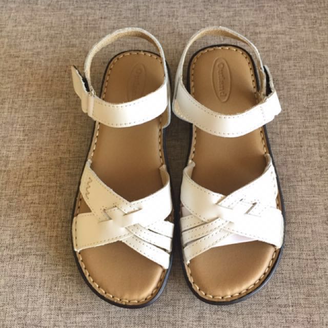 outland slippers white