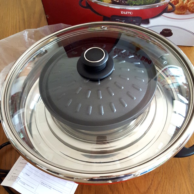 Taiyo 4.5L Electric Hot Pot Mookata Bbq Steamboat, TV & Home Appliances