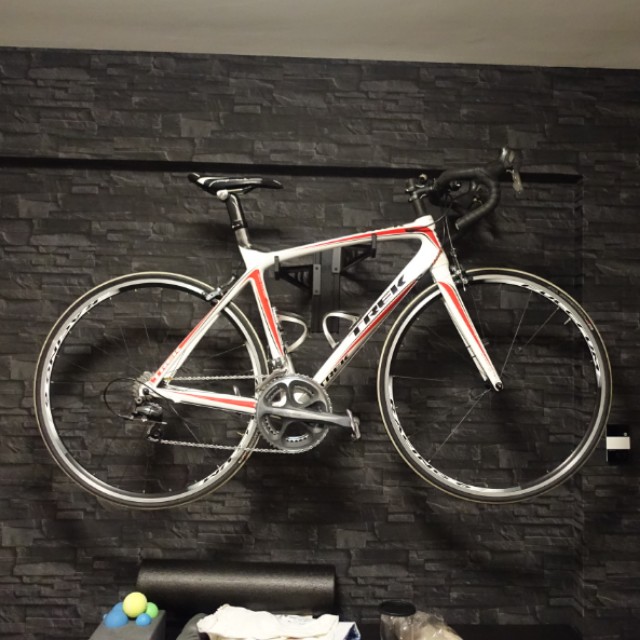 trek madone carbon fiber