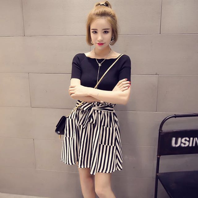 2 Piece Korean Outfit Black Top High Waist Striped Skirt