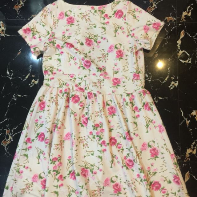Apple & Eve floral dress (Category: Dresses) located in Las Pinas. Submitted by karleee15 (Listing ID 139860197, Image 1). Description: Floral Large dress. Good condition. Used only once.