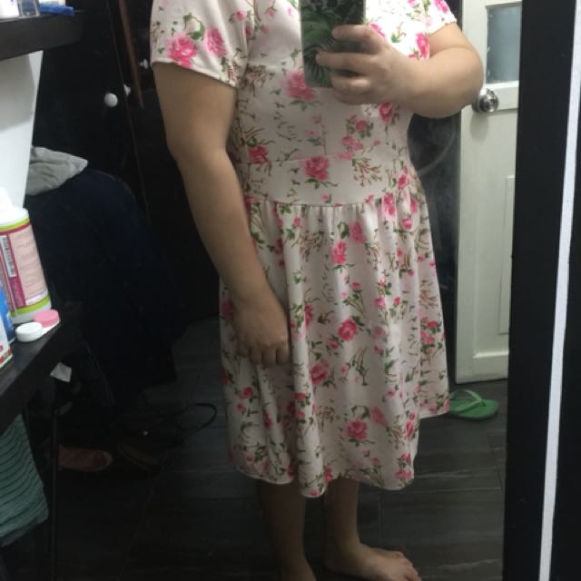 Apple & Eve floral dress (Category: Dresses) located in Las Pinas. Submitted by karleee15 (Listing ID 139860197, Image 3). Description: Floral Large dress. Good condition. Used only once.