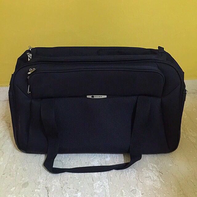 delsey duffel bag