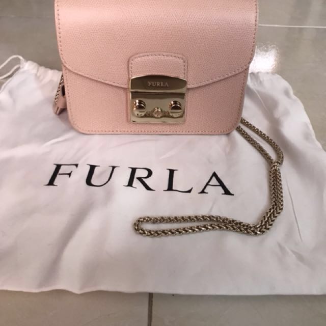 Furla metropolis magnolia authentic Fesyen Wanita Tas Dompet
