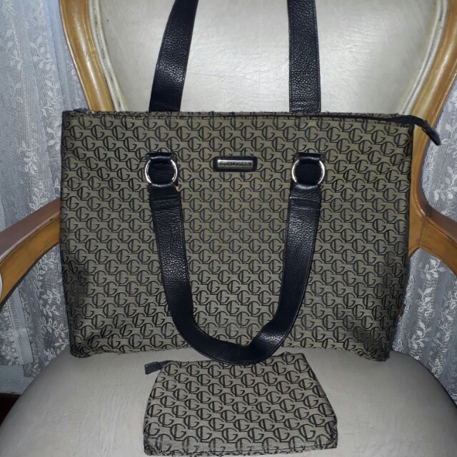 Guy Laroche Large Monogram Tote with Pouch, Women's Fashion, Bags &  Wallets, Purses & Pouches on Carousell