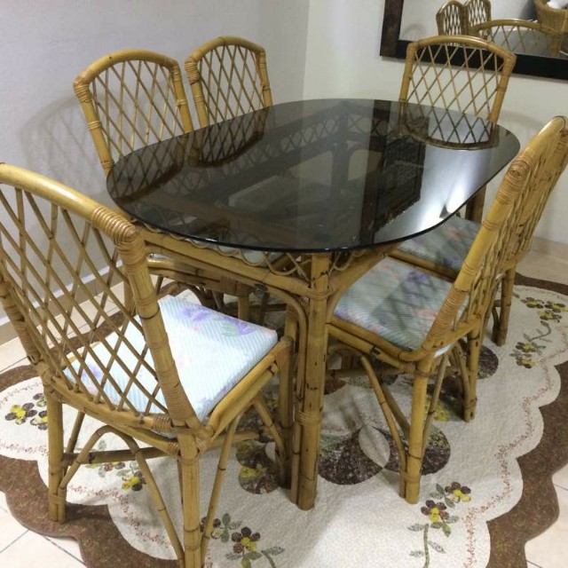 Meja Makan Rotan Rumah Perabot Perabot di Carousell Meja Makan Rotan Rumah Perabot Perabot di Carousell