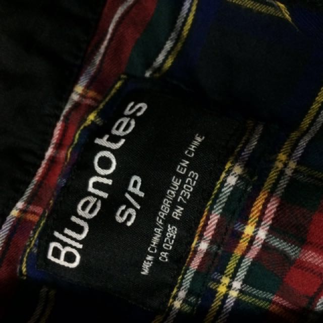 A (Category: Clothes) located in Toronto. Submitted by jaaaaayyyyyyy (Listing ID 139964112, Image 2). Description: .