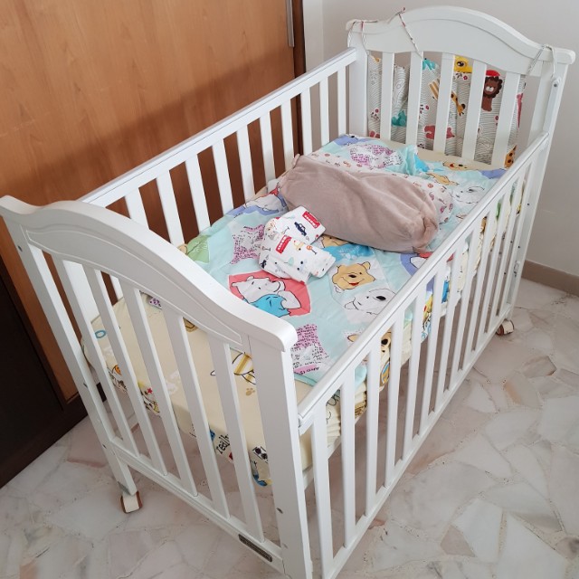 movable baby cot