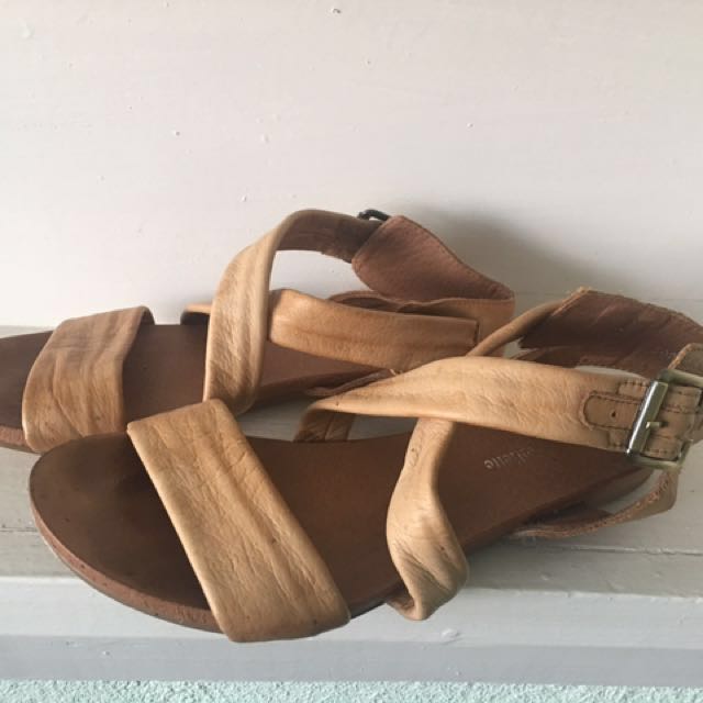 django and juliette sandals