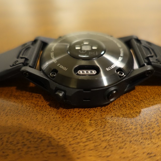 Garmin fenix 5 sapphire clearance glass