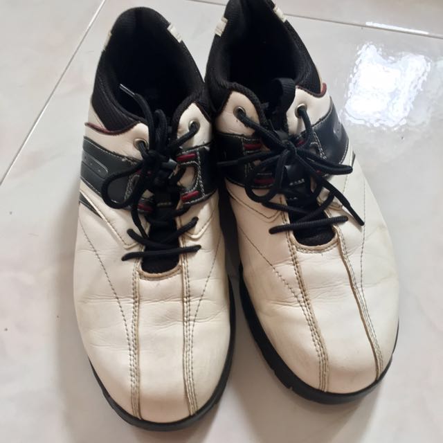 Mizuno Golf Shoes Men s Fashion Footwear Casual shoes on Carousell