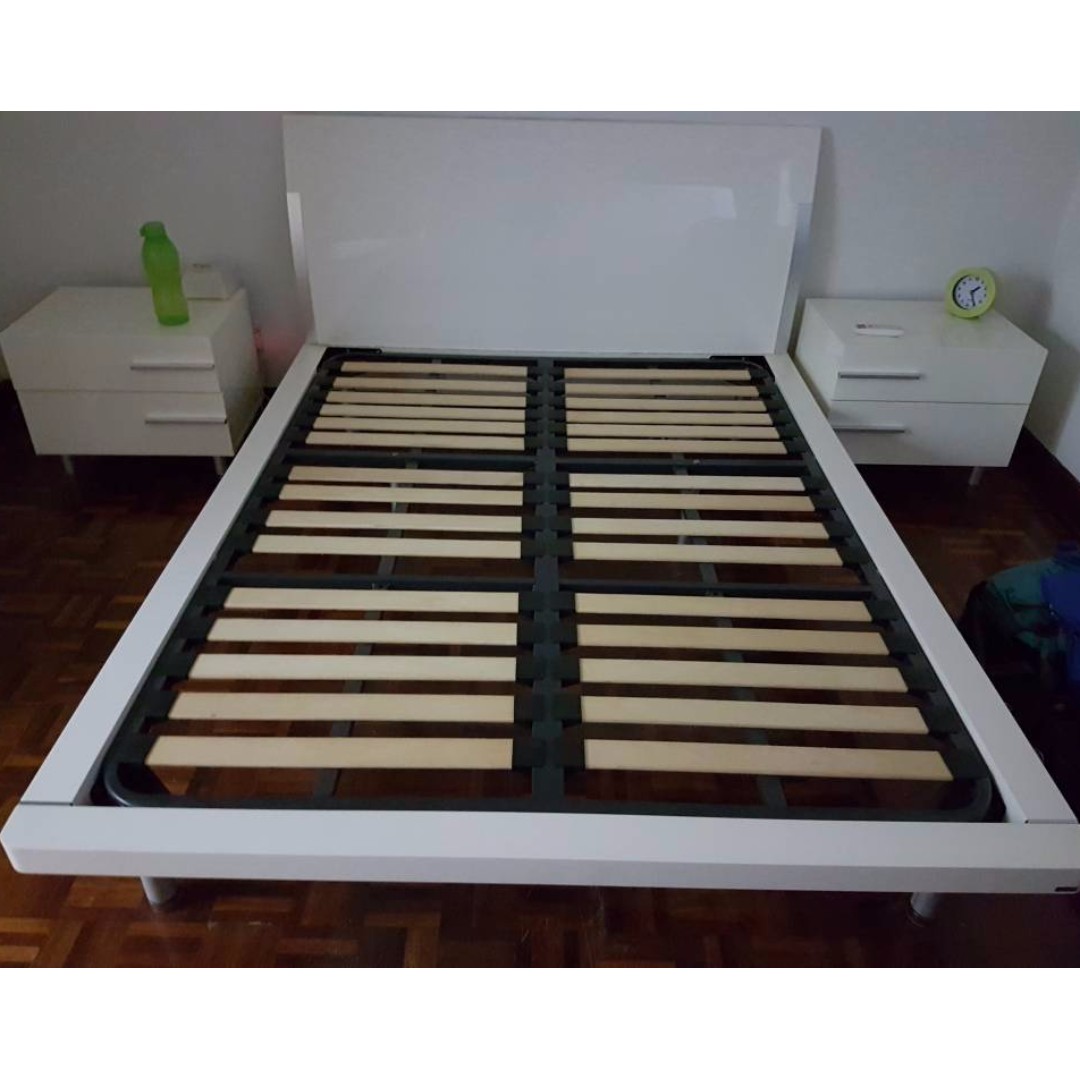 Modern Design Red Apple Queen Bed Frame Without Side Tables