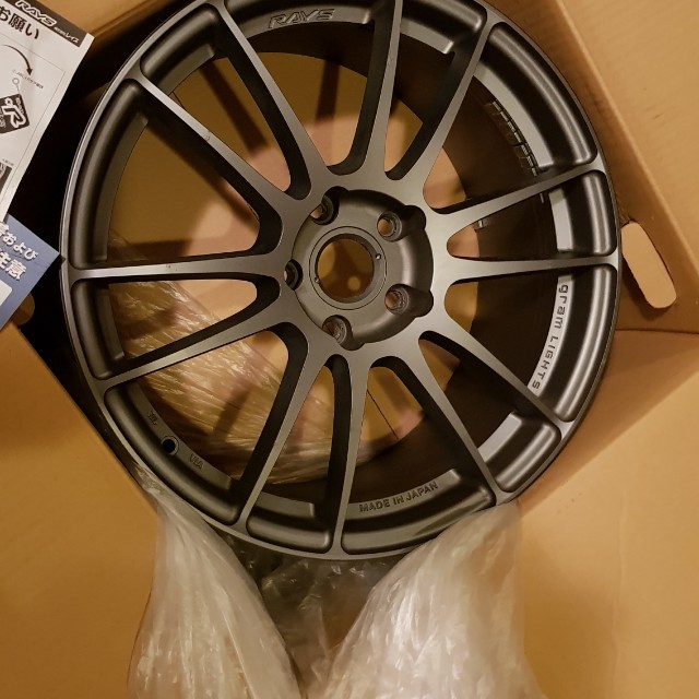 Original Rays Gram Lights 57xtreme 18x8.5 +45 5x114.3 rims + BNIB Rays Original Lug Nuts + Locks