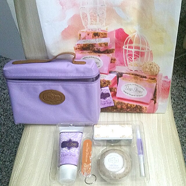 Pending Soap Stories Amsterdam Wild Flower Natural Shine Nail Kit Pending Soap Stories Amsterdam Wild Flower Natural Shine Nail Kit Health Beauty Hand Foot Care On Carou
