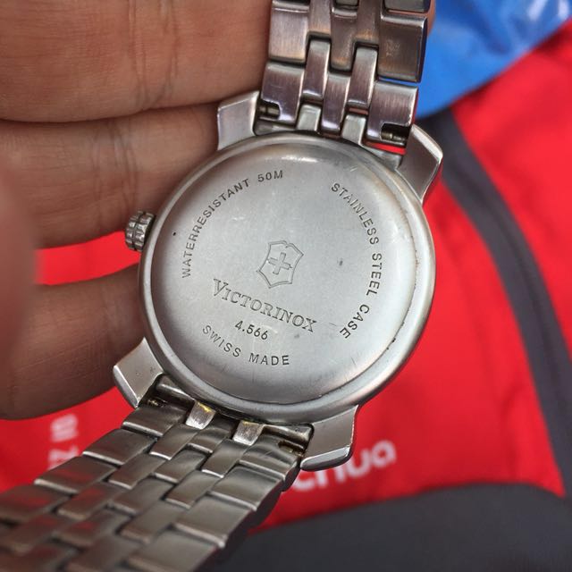 Victorinox Swiss Quartz 4.566 Men s Fashion Watches