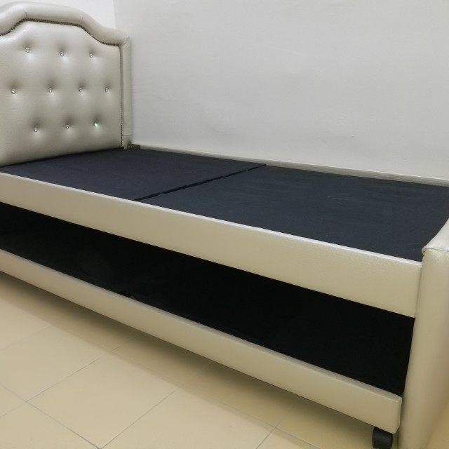 Katil store pull out