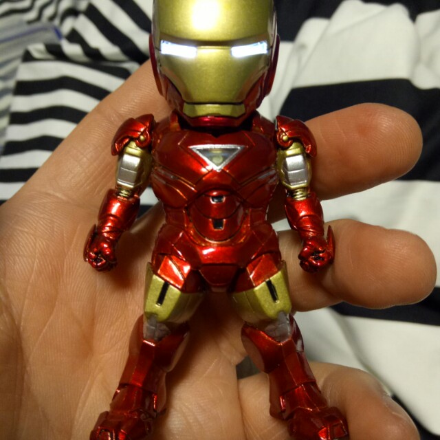 mini iron man figure