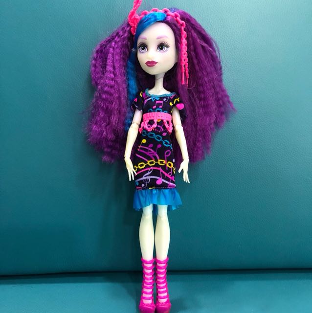ari hauntington doll
