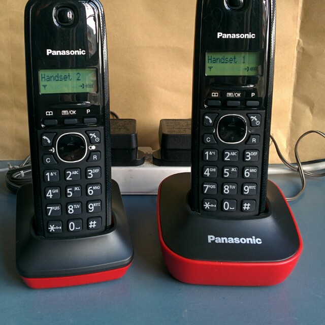 Panasonic twin cordless phone KXTG1612HKR, 音響器材, 可攜式音響設備 Carousell