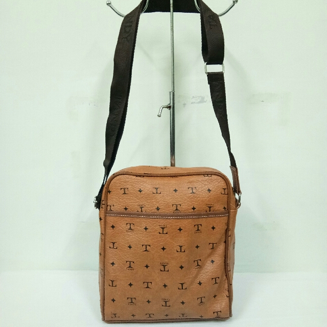 Tandy Sling Bag