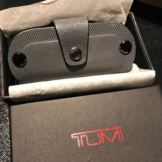 Tumi key pouch clearance