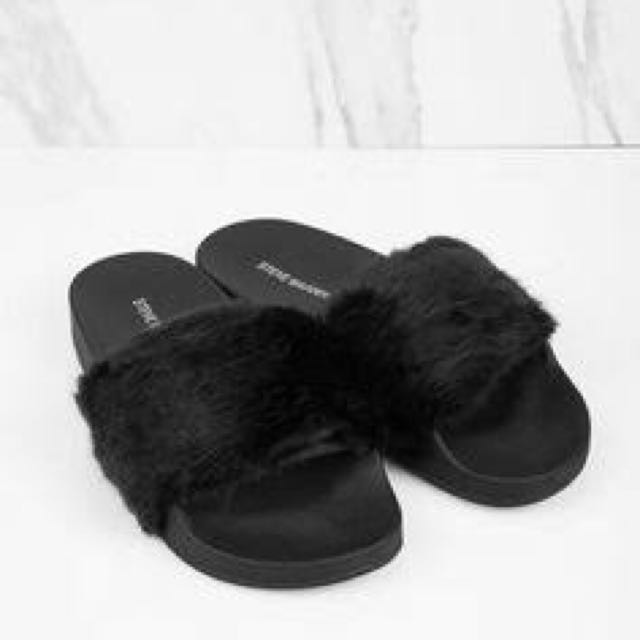 black fluffy slides