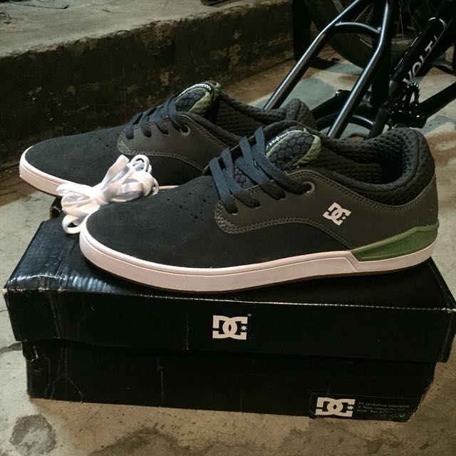Dc Shoes Usa Mikey Taylor 2 S Fesyen Pria Sepatu Di Carousell