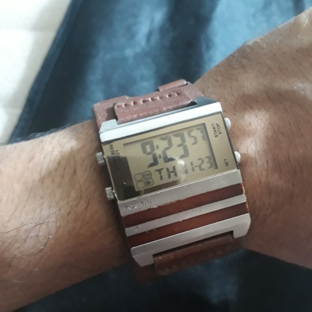 Fossil sales jr 9748