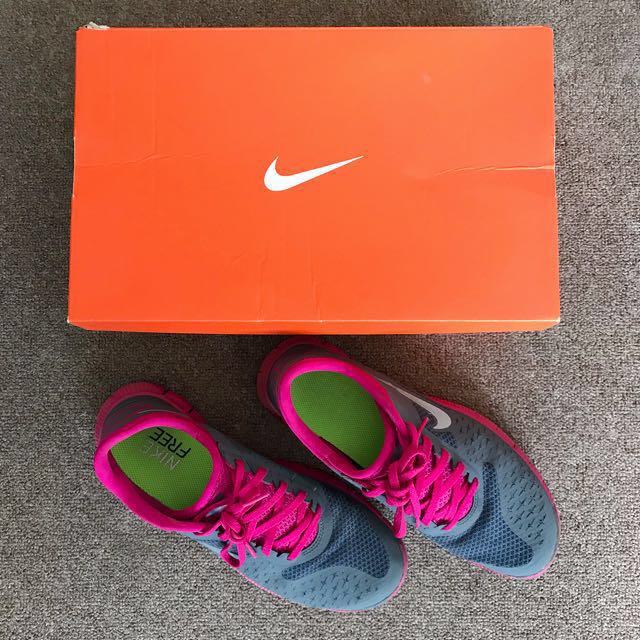Nike free 4.0 v2 silver