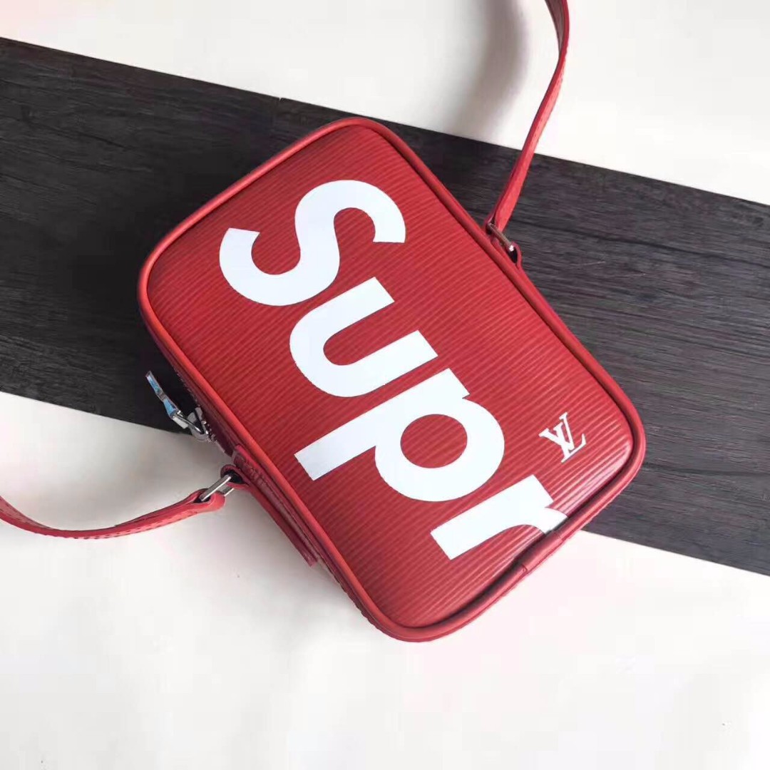 red supreme purse