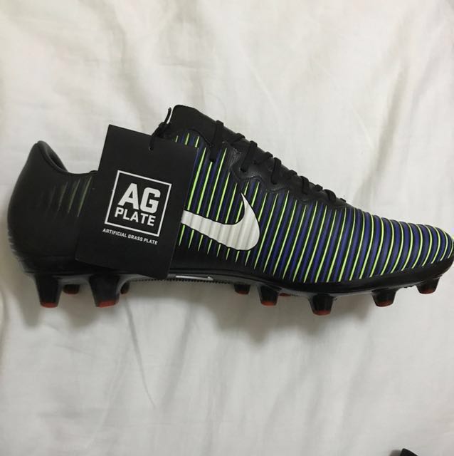 Soccer Boots. Mercurial nike AG plate. 9.5 US 10.5, Sports Equipment, & Games, Racket & Ball Sports on