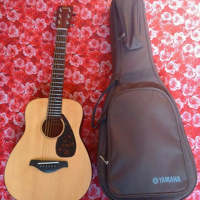 Yamaha FG Junior JR2 Hobbies Toys Music Media Musical