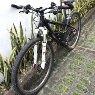 On One Scandal 29er with Manitou Tower Shocks