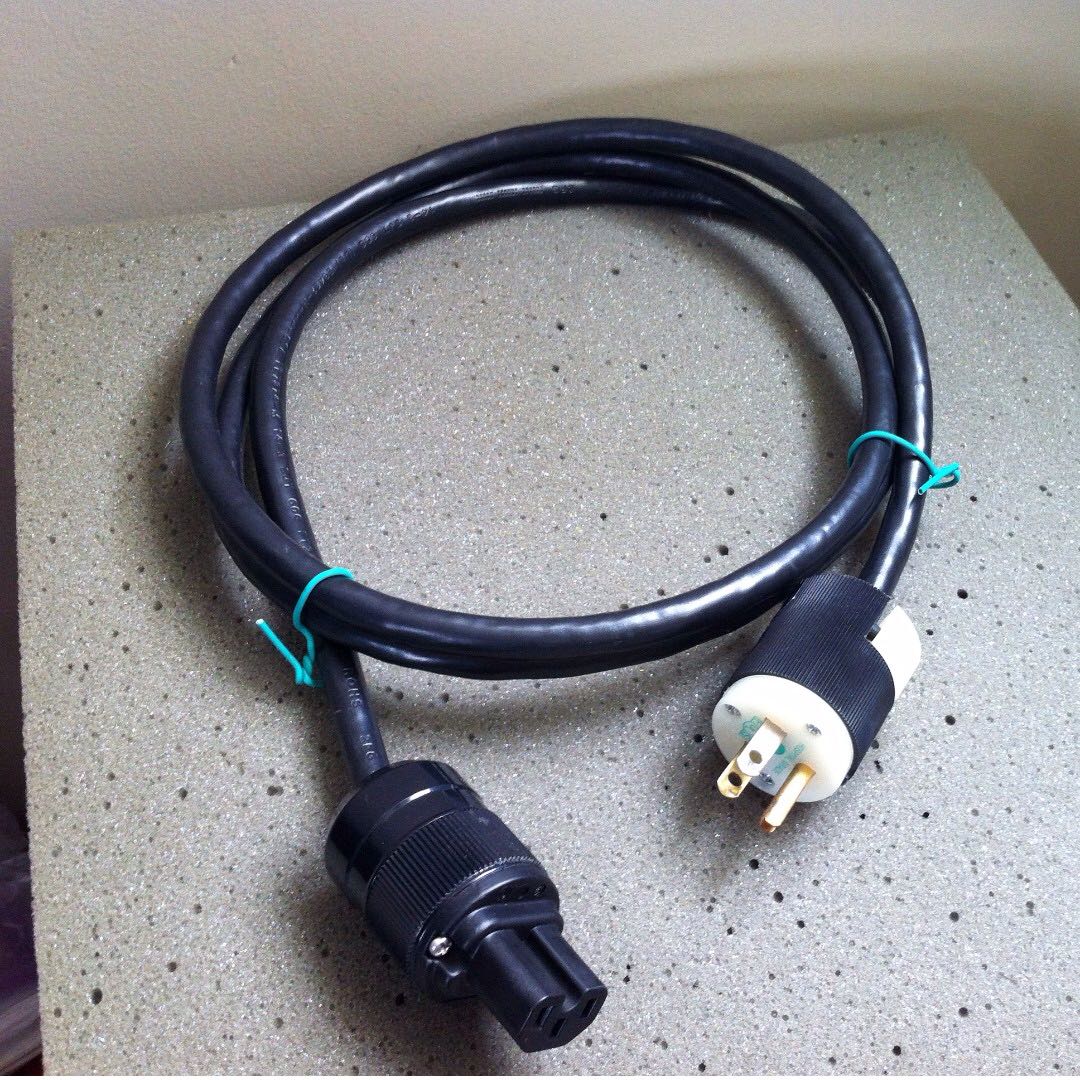 Belden LL7874M Power Cable, Home Appliances, TVs & Entertainment