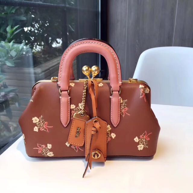Coach kisslock new arrivals satchel