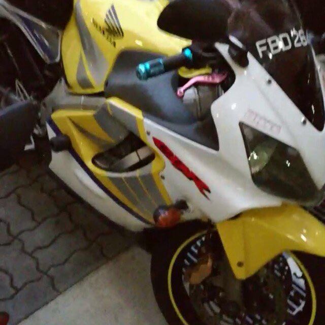 CBR 600 F4i for sale cheap Motorcycles Motorcycles for Sale Class 2 on Carousell