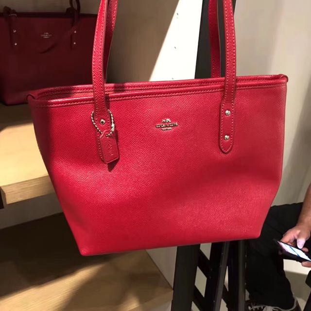 coach large city zip tote